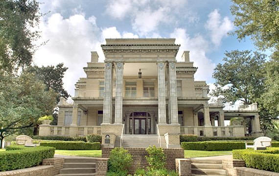 The Link-Lee House, today the executive office of the University of St. Thomas-Houston, was added to the National Register of Historic Places in 2000.