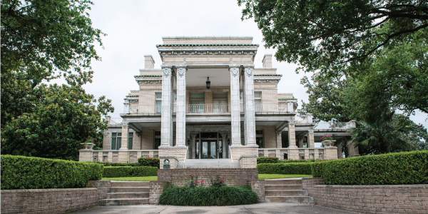 Link-Lee Mansion on the University of St. Thomas campus